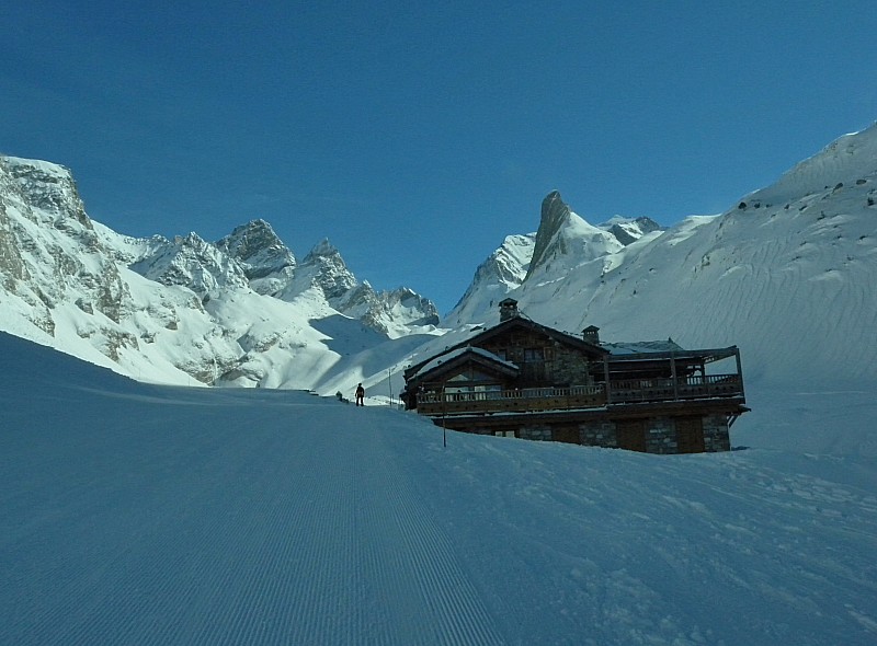 #2 Remontée des pistes : Refuge/resto des Barmettes Remontée des pistes : Refuge/resto des Barmettes