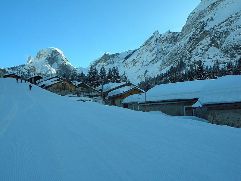 #1 Remontée des pistes : Hameau des Fontannettes Remontée des pistes : Hameau des Fontannettes