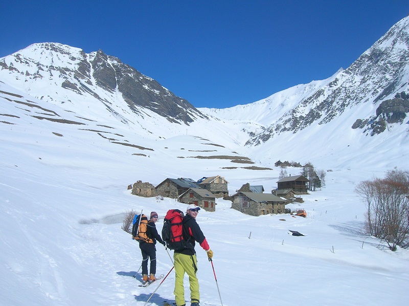 #1 Hameau de Valfroide : Vendredi au départ Hameau de Valfroide : Vendredi au départ
