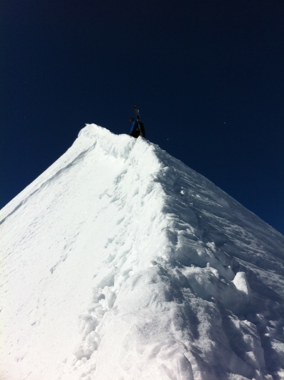 #6 Arete du Mt Charvin : passage en face S - la neige se dérobe - ou est passé le chien ? Arete du Mt Charvin : passage en face S - la neige se dérobe - ou est passé le chien ?