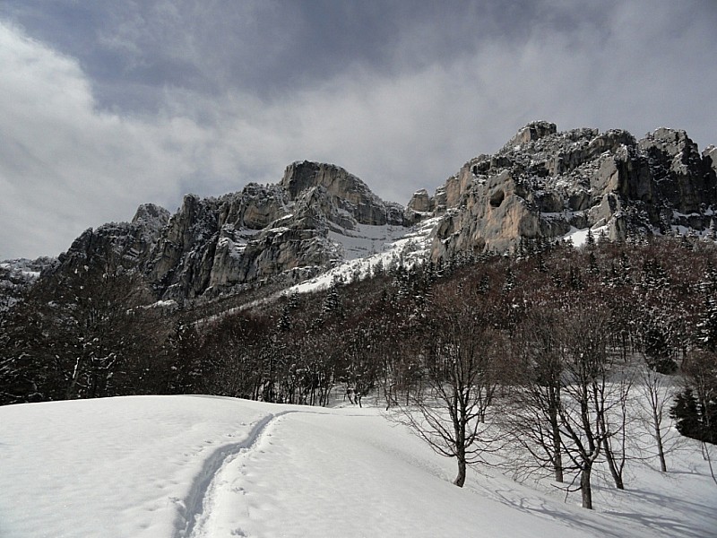 #3 Virgule : Arrivée à la prairie, vue sur le cirque Virgule : Arrivée à la prairie, vue sur le cirque