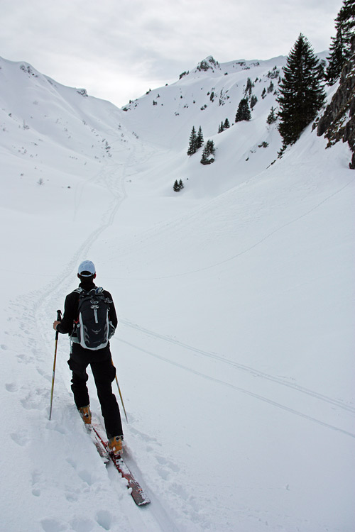 #8 Chalune, couloir NW : Vallon de Souvroz. Chalune, couloir NW : Vallon de Souvroz.