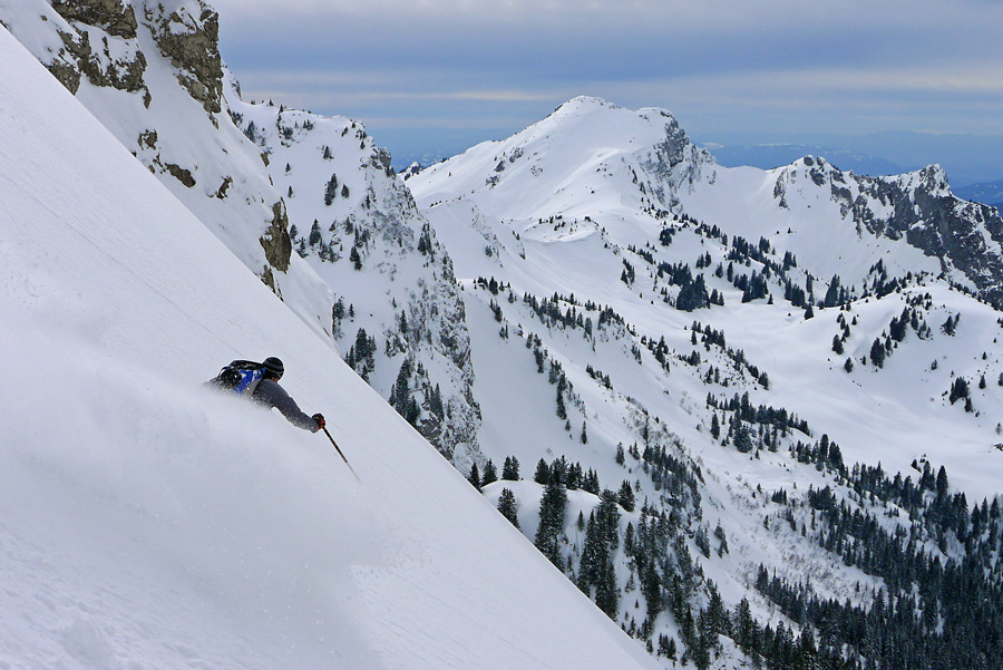 #12 Chalune, couloir NW : Grosse poudre (photo Julien Porteil) Chalune, couloir NW : Grosse poudre (photo Julien Porteil)