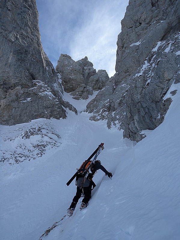 #7 couloir de rechange : Alors, on ira là, histoire de monter en haut de quelque chose et en partir à ski :-)) couloir de rechange : Alors, on ira là, histoire de monter en haut de quelque chose et en partir à ski :-))