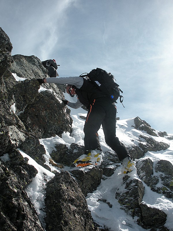 #3 Desescalade du sommet : Passage en 9c+ minimum... facile pour Cyril ! Desescalade du sommet : Passage en 9c+ minimum... facile pour Cyril !