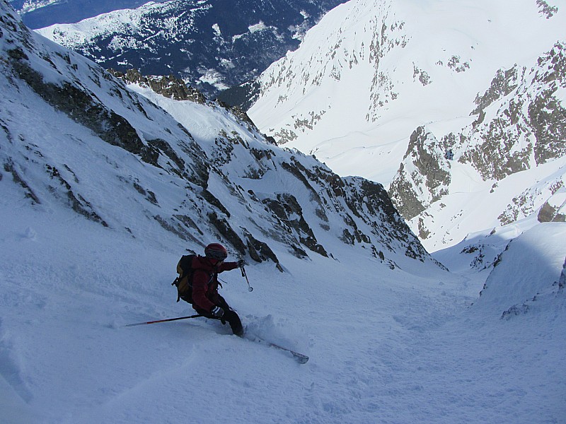 #15 Pic de la Grande Valloire : Ski grand large après la petite étroiture de départ. Pic de la Grande Valloire : Ski grand large après la petite étroiture de départ.