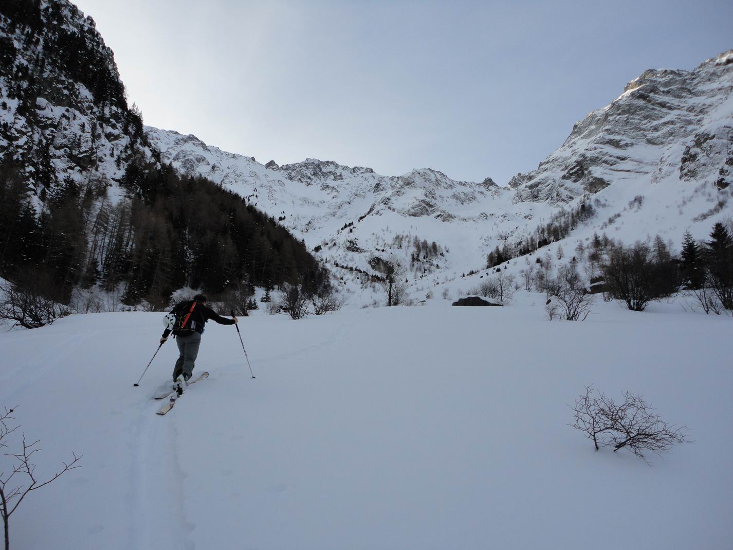 #1 coiro 22/03/2013 : Sortie du vallon depuis le mollard, cabane ONF à gauche coiro 22/03/2013 : Sortie du vallon depuis le mollard, cabane ONF à gauche
