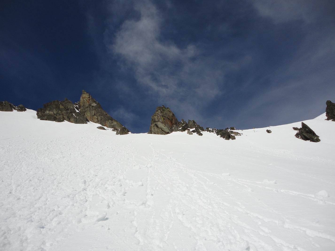 #6 coiro 22/03/2013 : En vue du col guillaume, à ne pas louper et confondre avec un plus à gauche, neige transfo, soleil d coiro 22/03/2013 : En vue du col guillaume, à ne pas louper et confondre avec un plus à gauche, neige transfo, soleil d'été