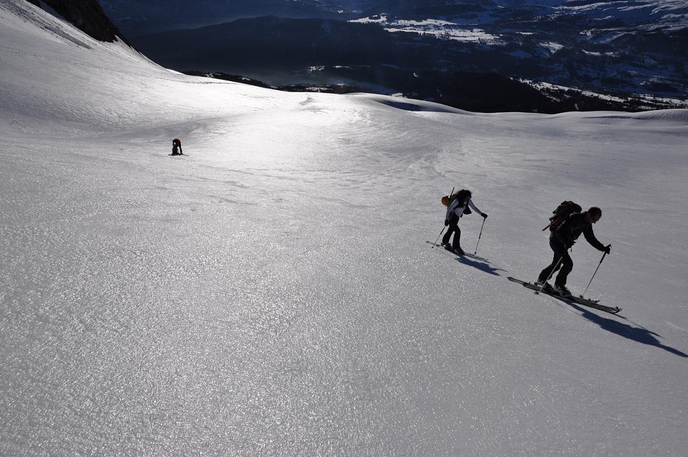 #2 Verglas : à la limite de l Verglas : à la limite de l'adhérence, surtout quand on n'a pas de couteaux