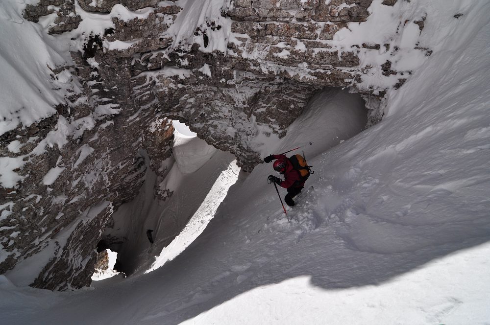 #15 Chourum supérieur : Nico jongle sur la poudre des zones ombragées Chourum supérieur : Nico jongle sur la poudre des zones ombragées