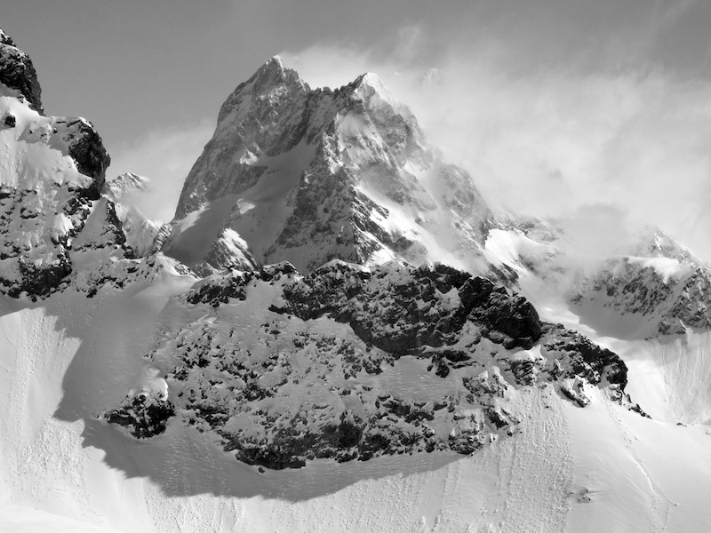 #6 Au loin. : Un beau cailloux... Au loin. : Un beau cailloux...