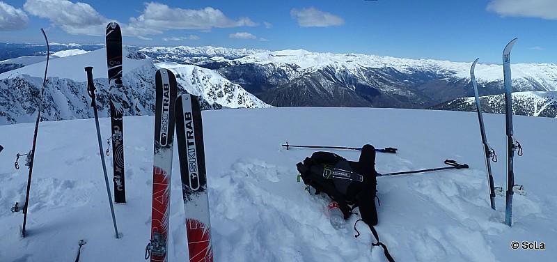 #9 les skis : poussent bien ici ! les skis : poussent bien ici !