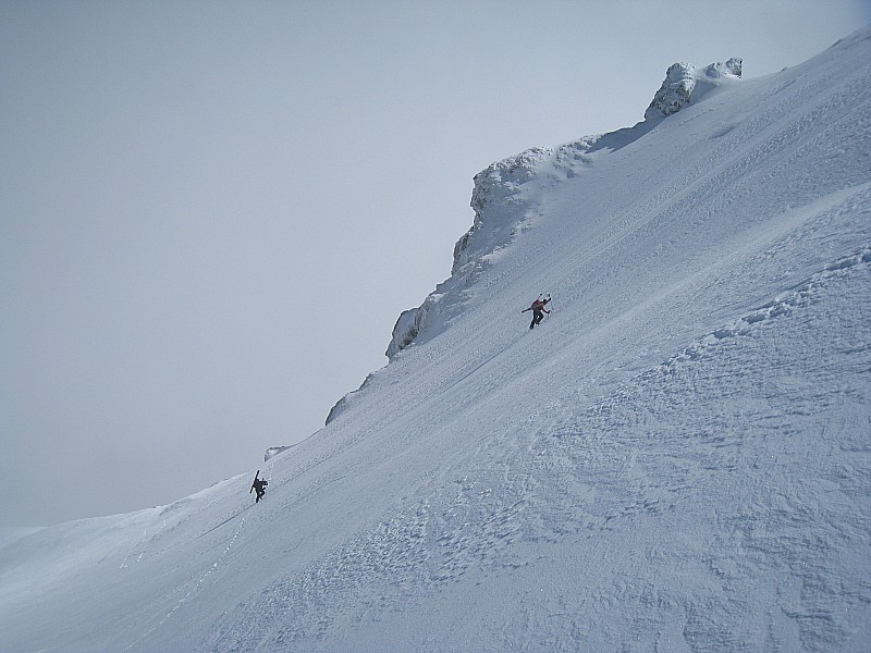 #7 Ferrand, versant Nord : Un peu de cramponnage pour sortir au sommet. Ferrand, versant Nord : Un peu de cramponnage pour sortir au sommet.