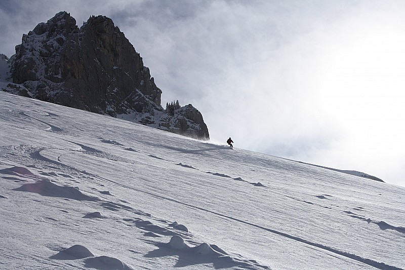 #5 miam... : la pente sous le couloir n miam... : la pente sous le couloir n'est pas travaillée par le vent, très bon ski