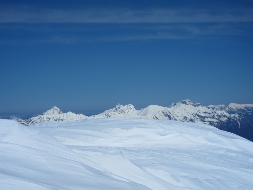 #2 Bauges : encore bien blanches, même si la limite d Bauges : encore bien blanches, même si la limite d'enneigement est bien remontée pour certains départs de randos.