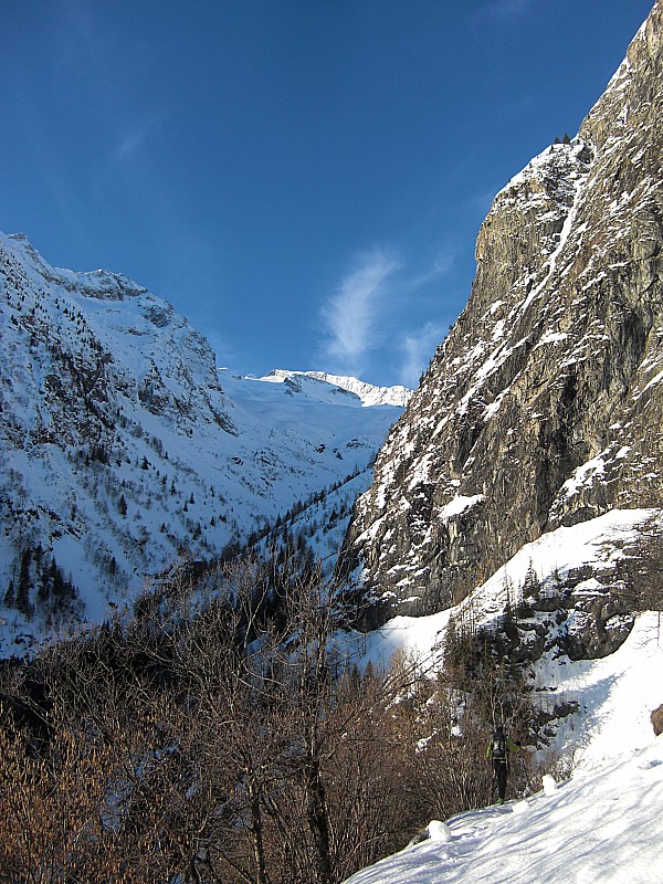 #1 Départ sous le ciel bleu : avec vue sur le sommet Départ sous le ciel bleu : avec vue sur le sommet