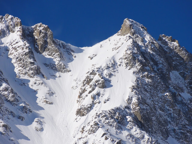 #1 Couloir Nord de la petite : pointe d Couloir Nord de la petite : pointe d'Orny (petite plaque partie au 2/3)