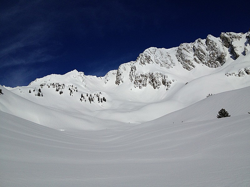 #1 Un vallon calme : brèche des ciseaux et couloir SE en vu mais ce ne sera pas pour ce jour... Un vallon calme : brèche des ciseaux et couloir SE en vu mais ce ne sera pas pour ce jour...