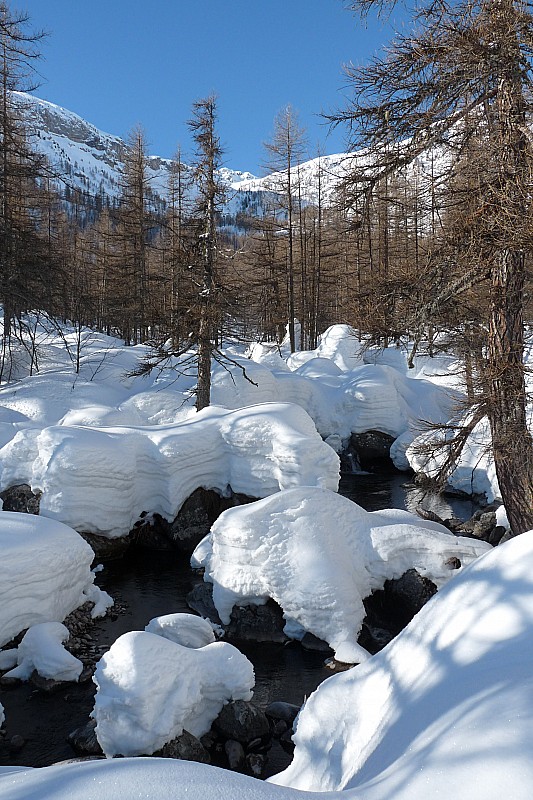 #3 Ruisseau : Manque de neige en cette fin de saison ;) Ruisseau : Manque de neige en cette fin de saison ;)