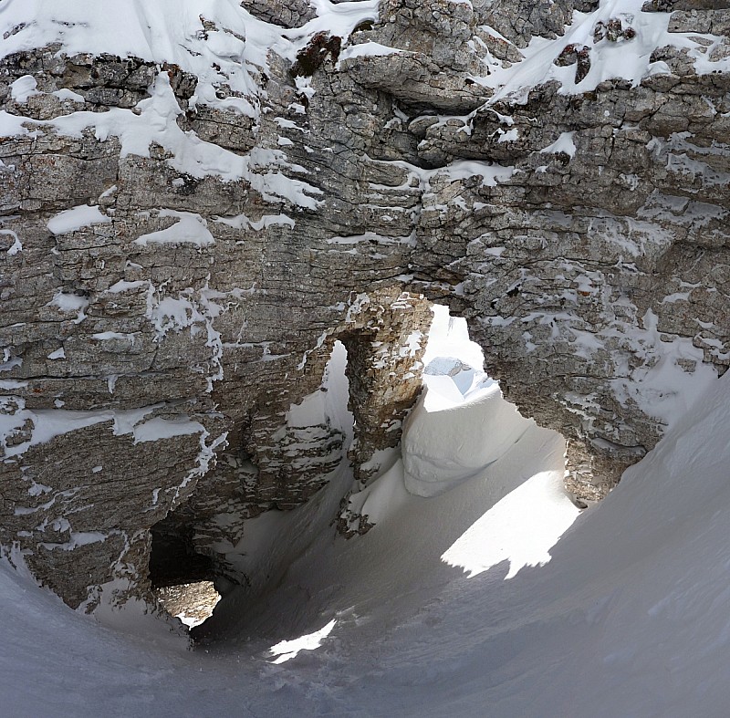 #8 Grand Ferrand : les chourum des arches, attention glace en RD Grand Ferrand : les chourum des arches, attention glace en RD