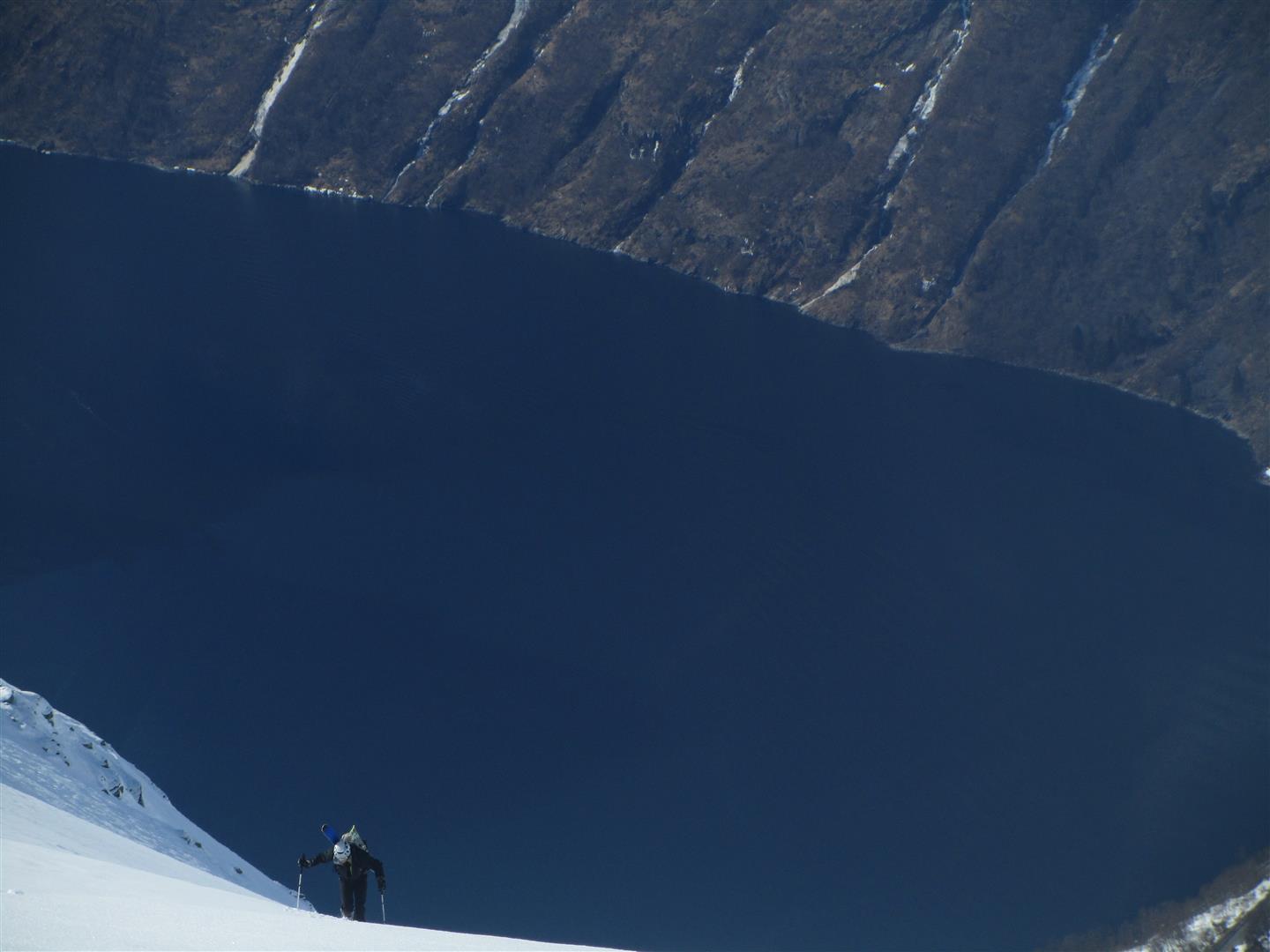 #7 le fjord de Geiranger : vu depuis les pentes ouest du Saetertverfjellet le fjord de Geiranger : vu depuis les pentes ouest du Saetertverfjellet