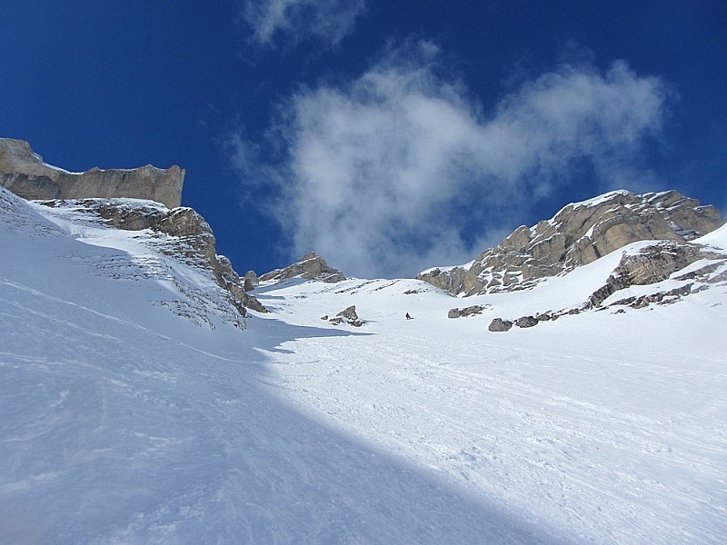 Tête des Ombres : Ski/surf grand large dans les grandes pentes intermédiaires.