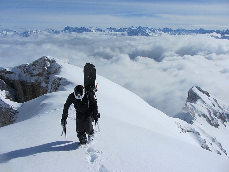 Tête des Ombres : Au dessus des nuages.