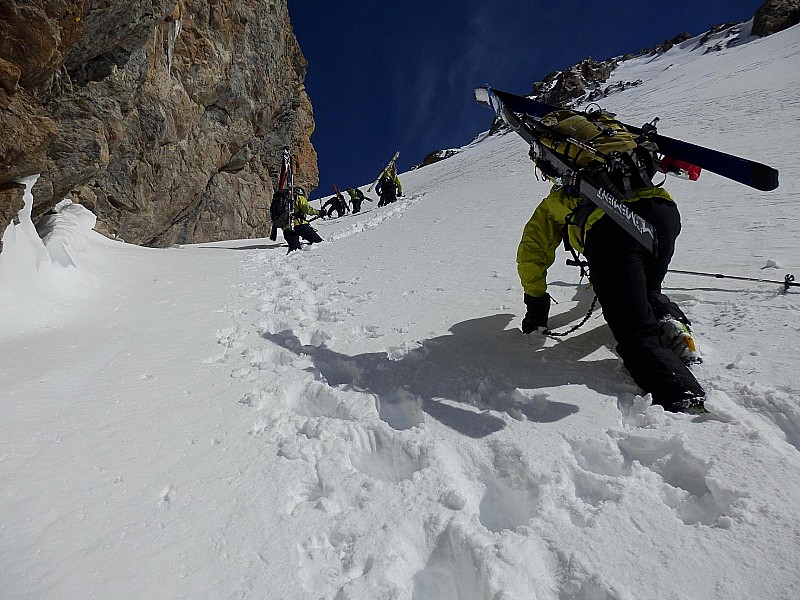 #2 LE COULOIR EST : petit couloir bien sympathique LE COULOIR EST : petit couloir bien sympathique