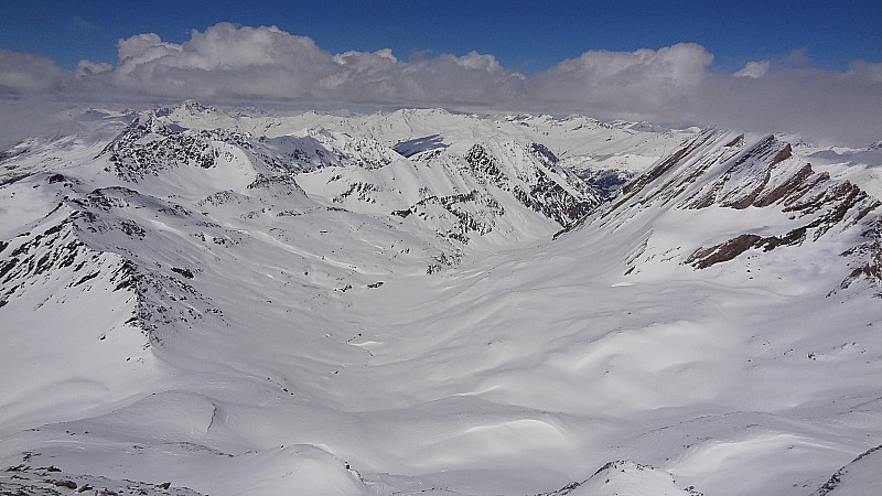 #3 Pain de Sucre : Vue du sommet sur le vallon de la Taillante Pain de Sucre : Vue du sommet sur le vallon de la Taillante