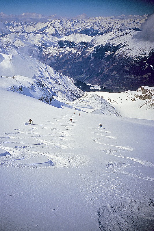 Bresciana : Très belle descente directe sur le Vedrecc di Bresciana