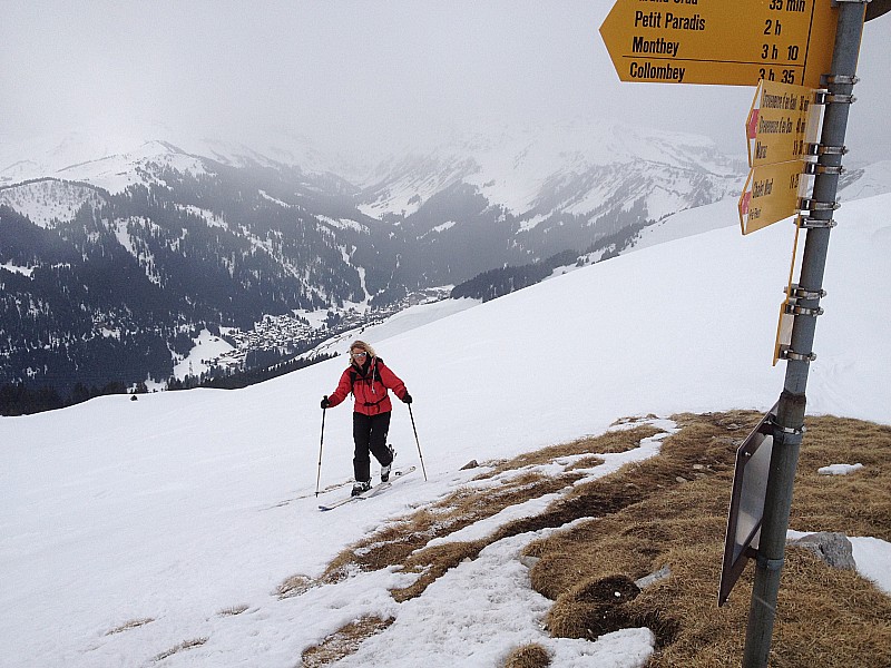 #2 Arriver au sommet de Bellvue : Monique aarive au sommet de Bellevue, pas mal du vent Arriver au sommet de Bellvue : Monique aarive au sommet de Bellevue, pas mal du vent