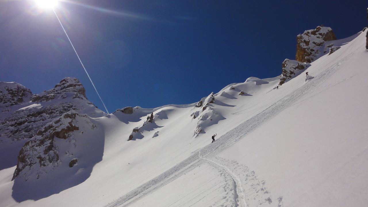 #4 sous le col : belle neige que l sous le col : belle neige que l'on monte uniquement ...