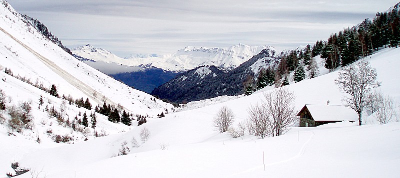 #7 Route du Glandon : Encore qqs voilent nuageux sur le Mont Blanc Route du Glandon : Encore qqs voilent nuageux sur le Mont Blanc