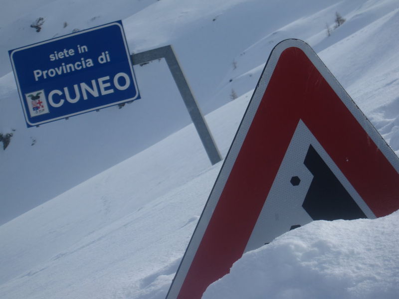 #1 Col de la Lombarde : A quelle hauteur ce trouve ce panneau en été? Col de la Lombarde : A quelle hauteur ce trouve ce panneau en été?