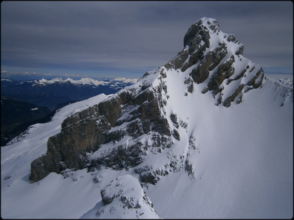 #2 Pointe Percée : Vue du sommet sur la Pointe Percée Pointe Percée : Vue du sommet sur la Pointe Percée