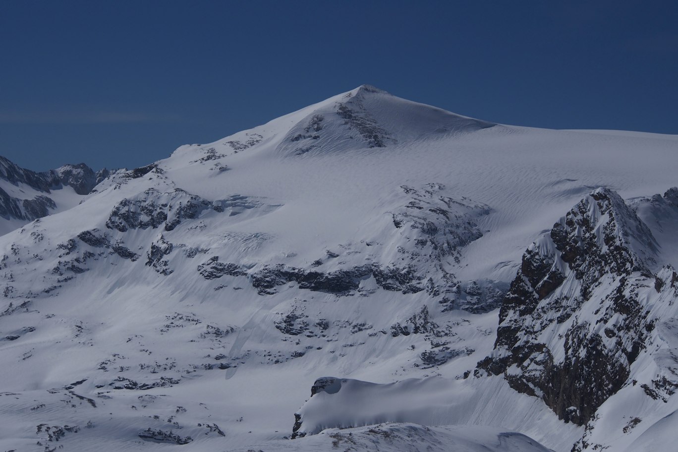 #10 Majestueux : Le Dôme de Chasseforêt (3586 m). Majestueux : Le Dôme de Chasseforêt (3586 m).