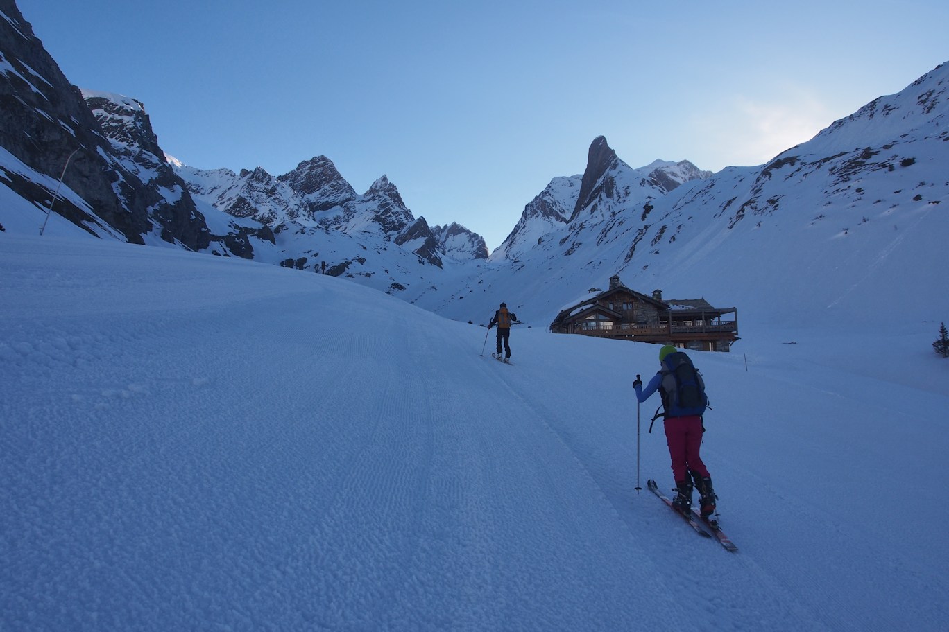 #2 Refuge des Barmettes (2010 m) : C Refuge des Barmettes (2010 m) : C'est ici que nous quittons les pistes.