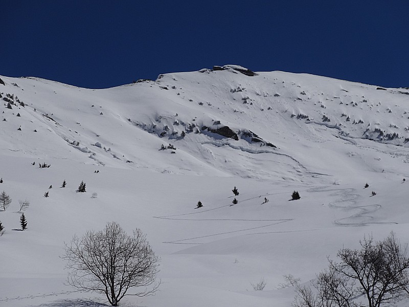 #1 Pentes Quermoz : Il en est retombé cette semaine, méfiance. Pentes Quermoz : Il en est retombé cette semaine, méfiance.