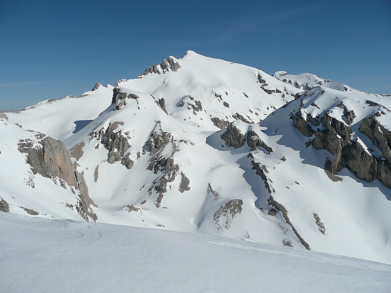 #4 l l'Aupet : Celui qu'on visait initialement, avec le collu pour passer du vallon de Truchière vers le pas des Arêtes