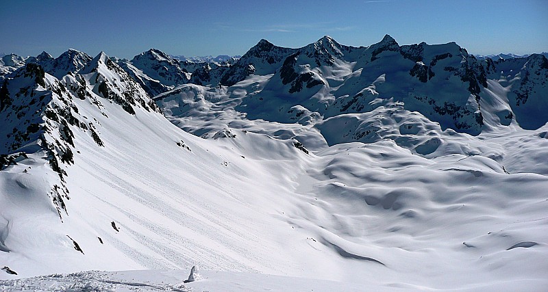 #6 La suite ... : Au choix, Pic des Cabottes ou Rocher Blanc ?
Décision sage de partir à l La suite ... : Au choix, Pic des Cabottes ou Rocher Blanc ?
Décision sage de partir à l'ombre des Cabottes