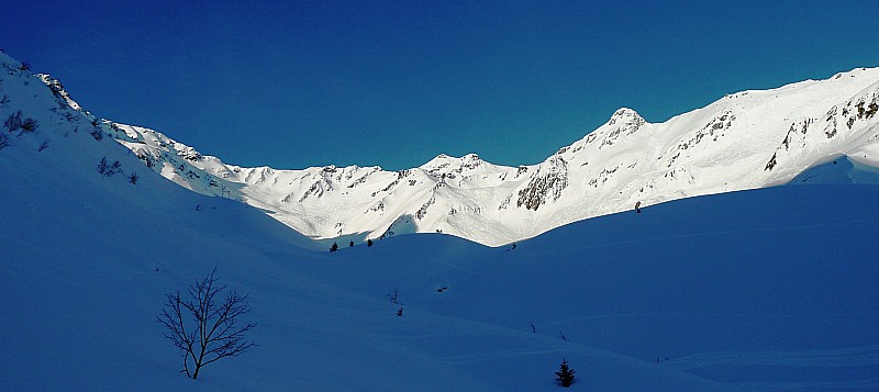 #1 Le Vallon de la Pra : En pleine lumière ce matin Le Vallon de la Pra : En pleine lumière ce matin