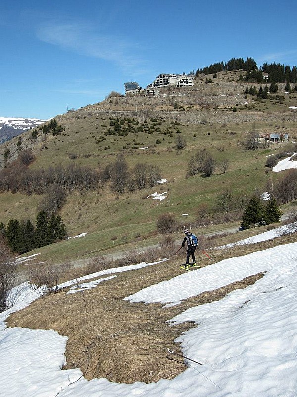 #1 Toboggan : Si ça passe plus sur la neige il restera l Toboggan : Si ça passe plus sur la neige il restera l'herbe, elle est toute douce!