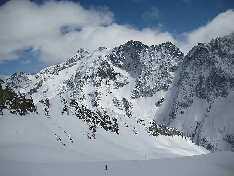 #2 Tour de la Meije : Vue vers Roche Faurio et le Pic de Neige Cordier depuis la montee a la Grande Ruine Tour de la Meije : Vue vers Roche Faurio et le Pic de Neige Cordier depuis la montee a la Grande Ruine