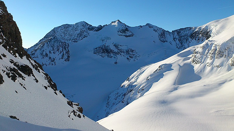 #2 Grande Ciamarella : Voici l Grande Ciamarella : Voici l'état de la face Nord de la Grande Ciamarella : ça ne donne pas envie ;-(