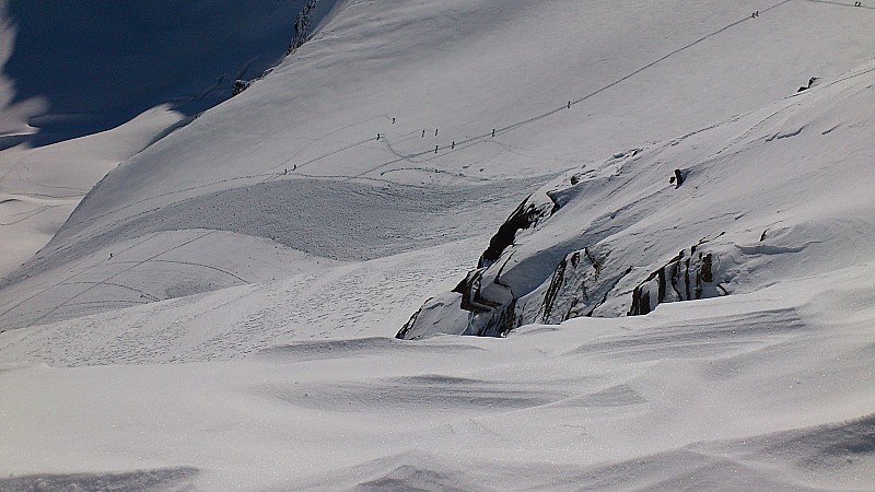 #3 La coulée : La coulée suite à la rupture de corniche... Certains ont du avoir très peur car ils courraient pour ne pas être dans la trajectoire.... La coulée : La coulée suite à la rupture de corniche... Certains ont du avoir très peur car ils courraient pour ne pas être dans la trajectoire....