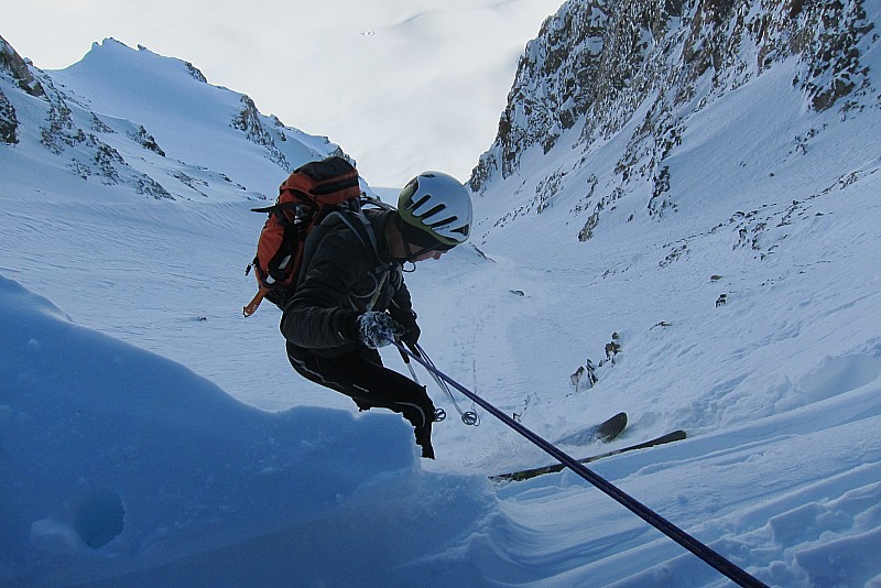 #2 Brêche de la Somme : Petite main courante pour entrer sereinement skis aux pieds. Brêche de la Somme : Petite main courante pour entrer sereinement skis aux pieds.