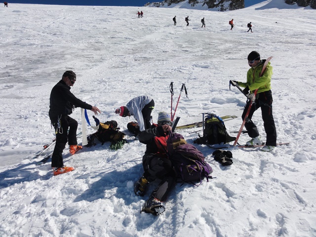 #12 En montant : Dépôt des skis En montant : Dépôt des skis