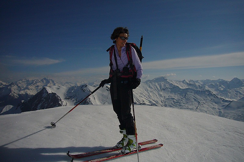 #6 Sommet, on s Sommet, on s'arrête sur le replat 50m sous le sommet, après il faut mettre les crampons et il fait déjà chaud, on est en Sud