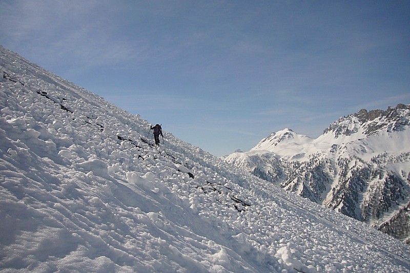 #7 Première traversée de l Première traversée de l'avalanche à la descente, il y en aura encore une autre.