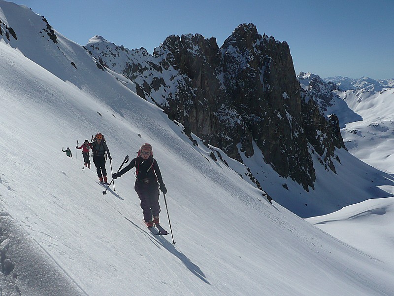 #25 vers la casse blanche : neige béton et pente raide: merci les couteaux! vers la casse blanche : neige béton et pente raide: merci les couteaux!